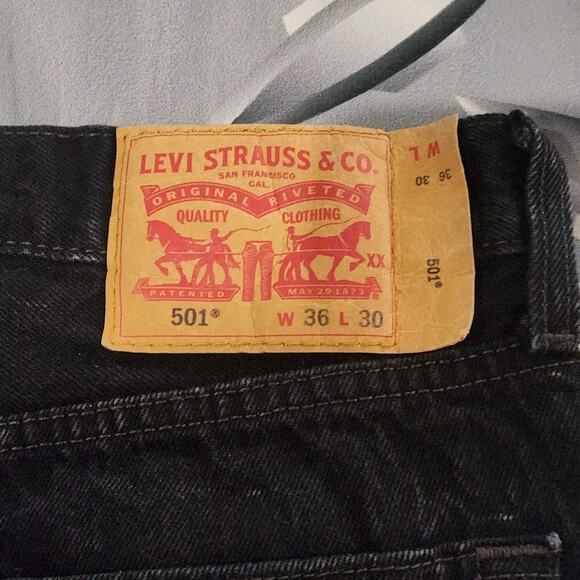 Levi's 501 Button Fly Jeans Men's 35x28 (Actual) Black Distressed Wash - Picture 7 of 9